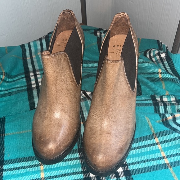 Ariat Chelsea Bootie Heel Women size 6.5 - Picture 2 of 8